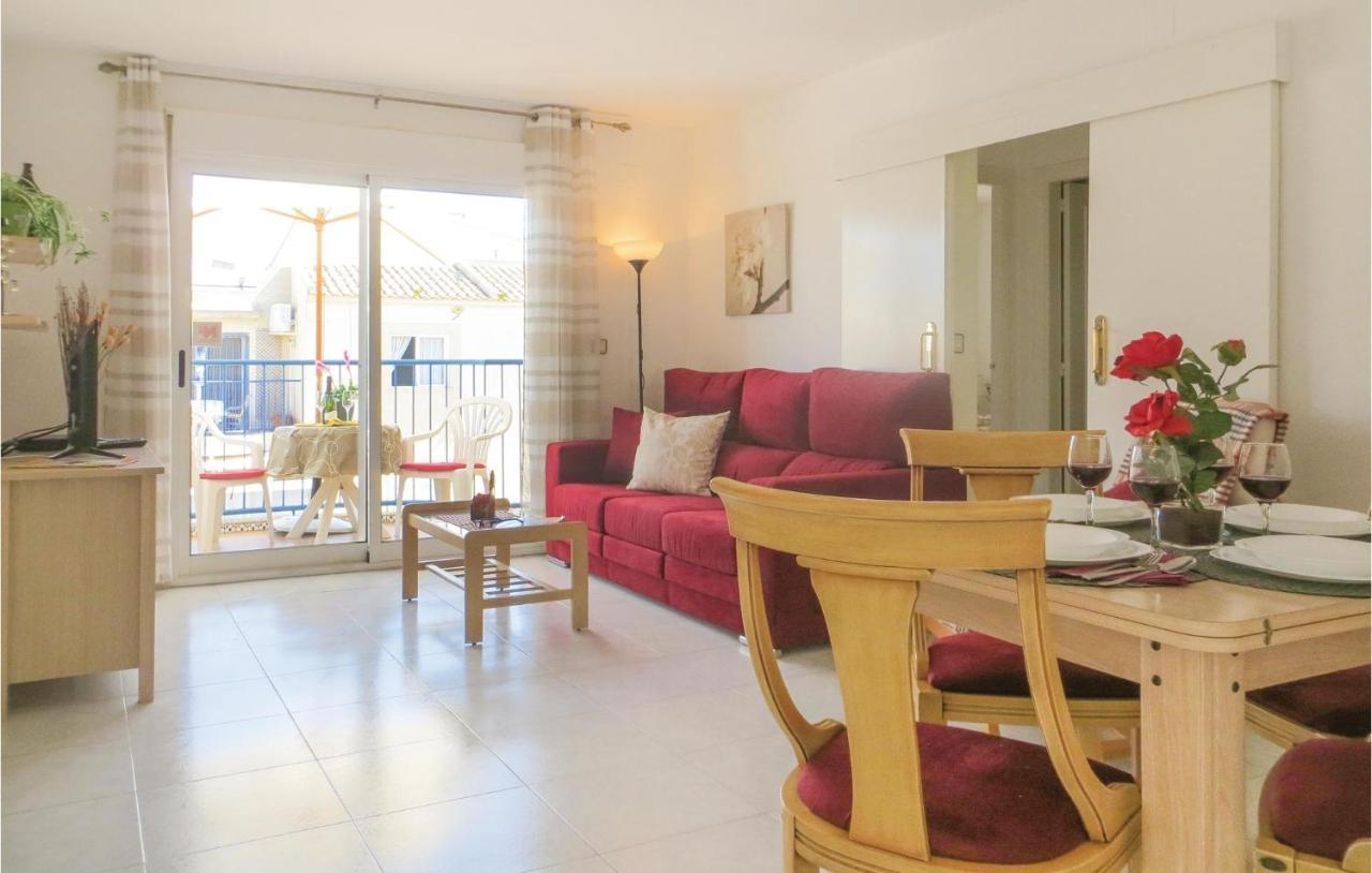 Amazing Apartment In Torrevieja With Kitchen Екстериор снимка