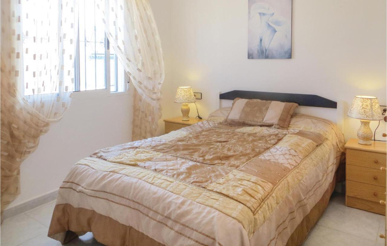 Amazing Apartment In Torrevieja With Kitchen Екстериор снимка